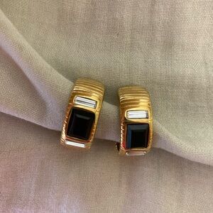 Ribbed Gold Tone Vintage Clip on Earrings with Clear & Black‎ Stones